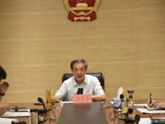 县长苏雷芳就物业管理、清洁能源供热“双回头、双提升”有关问题召开办公会议