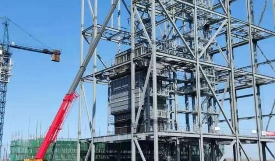 42吨，起吊！｜哈企承建德惠生物质热电联产项目大板梁吊装完成