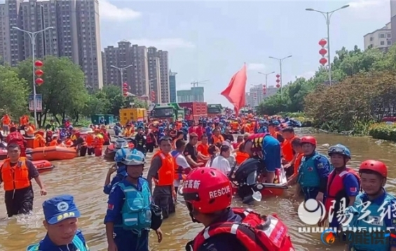 西安市热力集团城区供热有限公司徐江军救援河南暴雨灾害